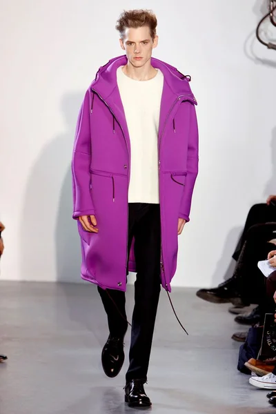 Look 32